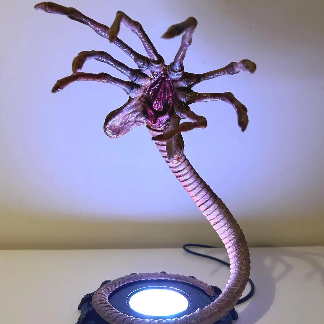 Neon Sign Party - โคมไฟ Alien Facehugger ไฟกลางคืน, ไฟกระพริบตกแต่งฟักทองฮาโลวีนพร้อมไฟ LED,